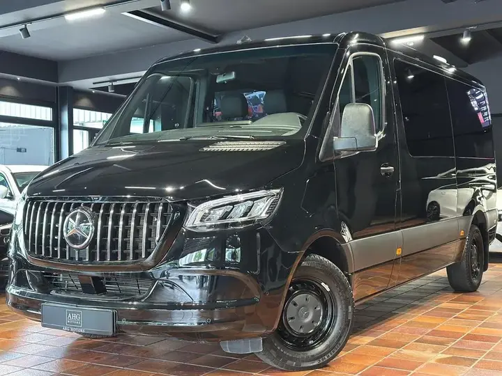 Mercedes-Benz Sprinter Tourer