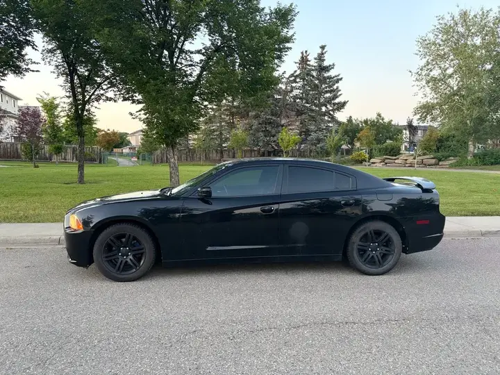 Dodge Charger 2012 photo 2