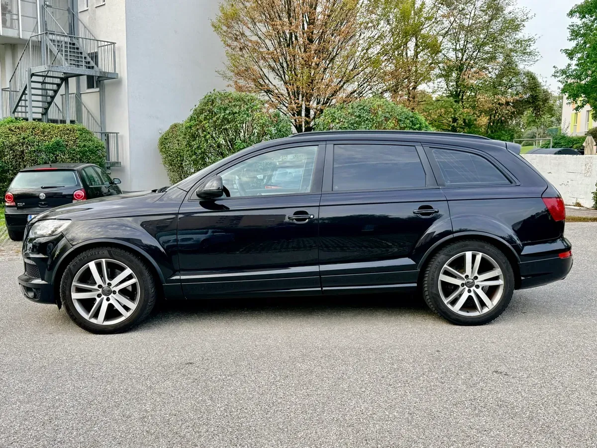 Audi Q7 2012 photo 2