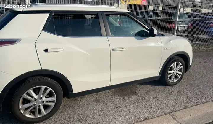 KG Mobility Tivoli 2016 photo 3