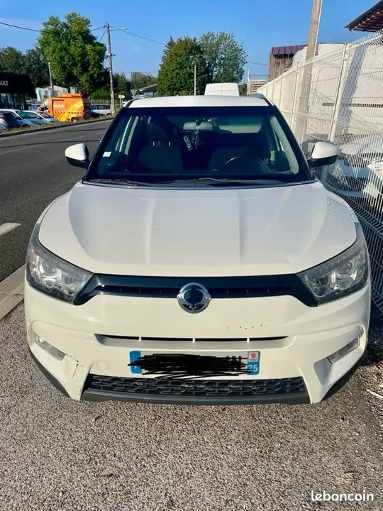 KG Mobility Tivoli 2016 photo 2