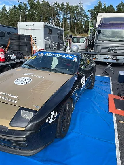 Porsche 944