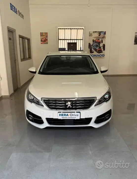 Peugeot 308 2019 photo 2