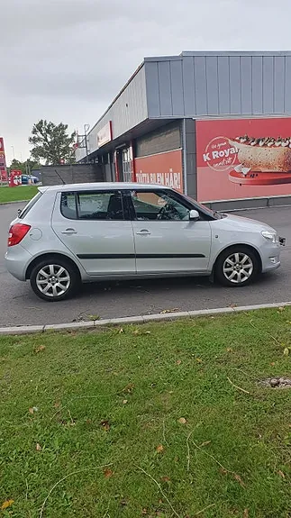 Skoda Fabia 2012 photo 4