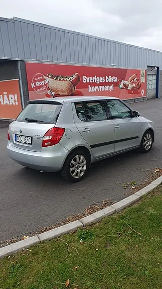 Skoda Fabia 2012 photo 2