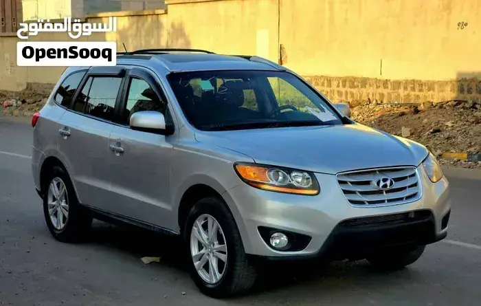 Hyundai Santa Fe 2012 photo 2