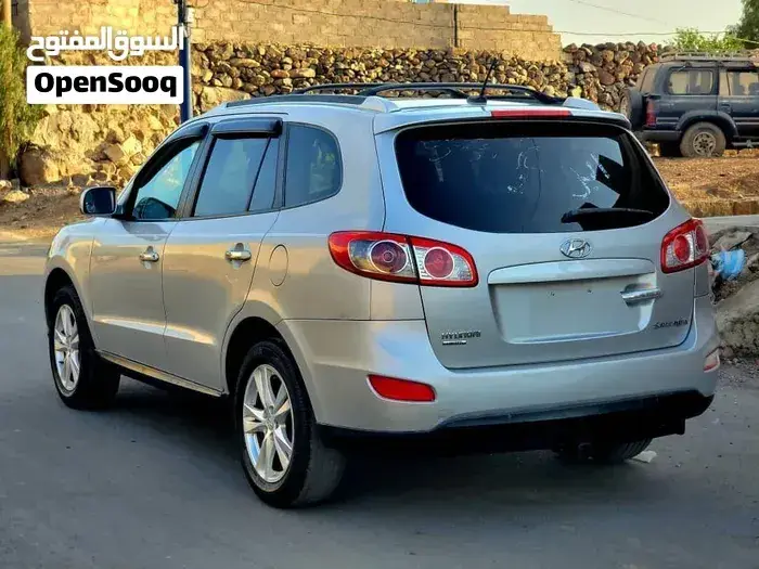 Hyundai Santa Fe 2012 photo 4