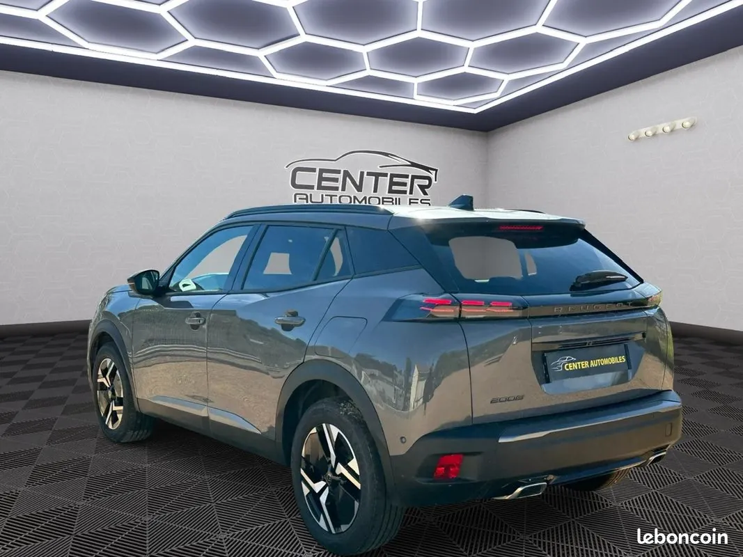 Peugeot 2008 2025 photo 3