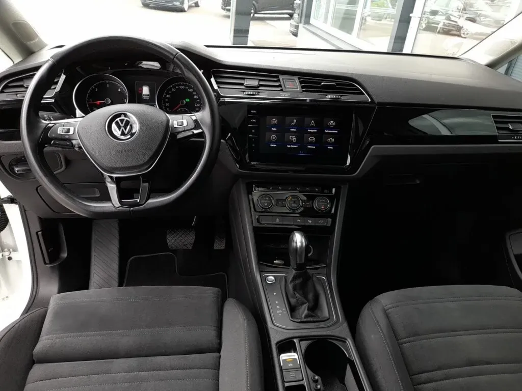 Volkswagen Touran 2022 photo 3