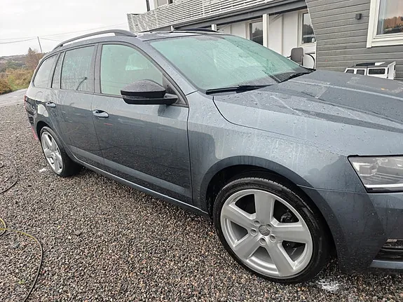 Skoda Octavia 2021 photo 3