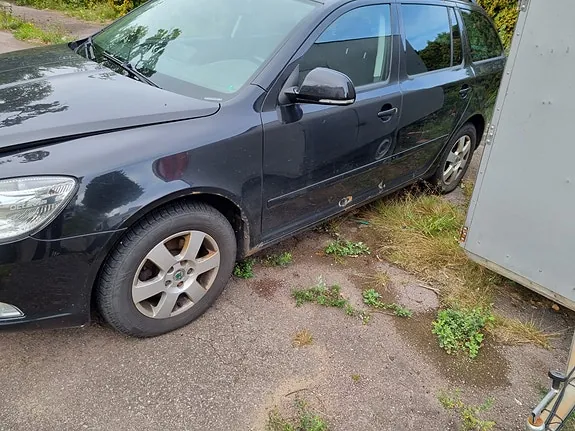 Skoda Octavia 2011 photo 5
