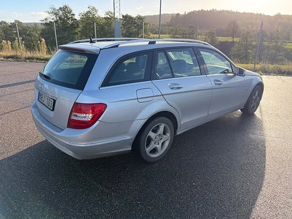 Mercedes-Benz C220 2012 photo 2