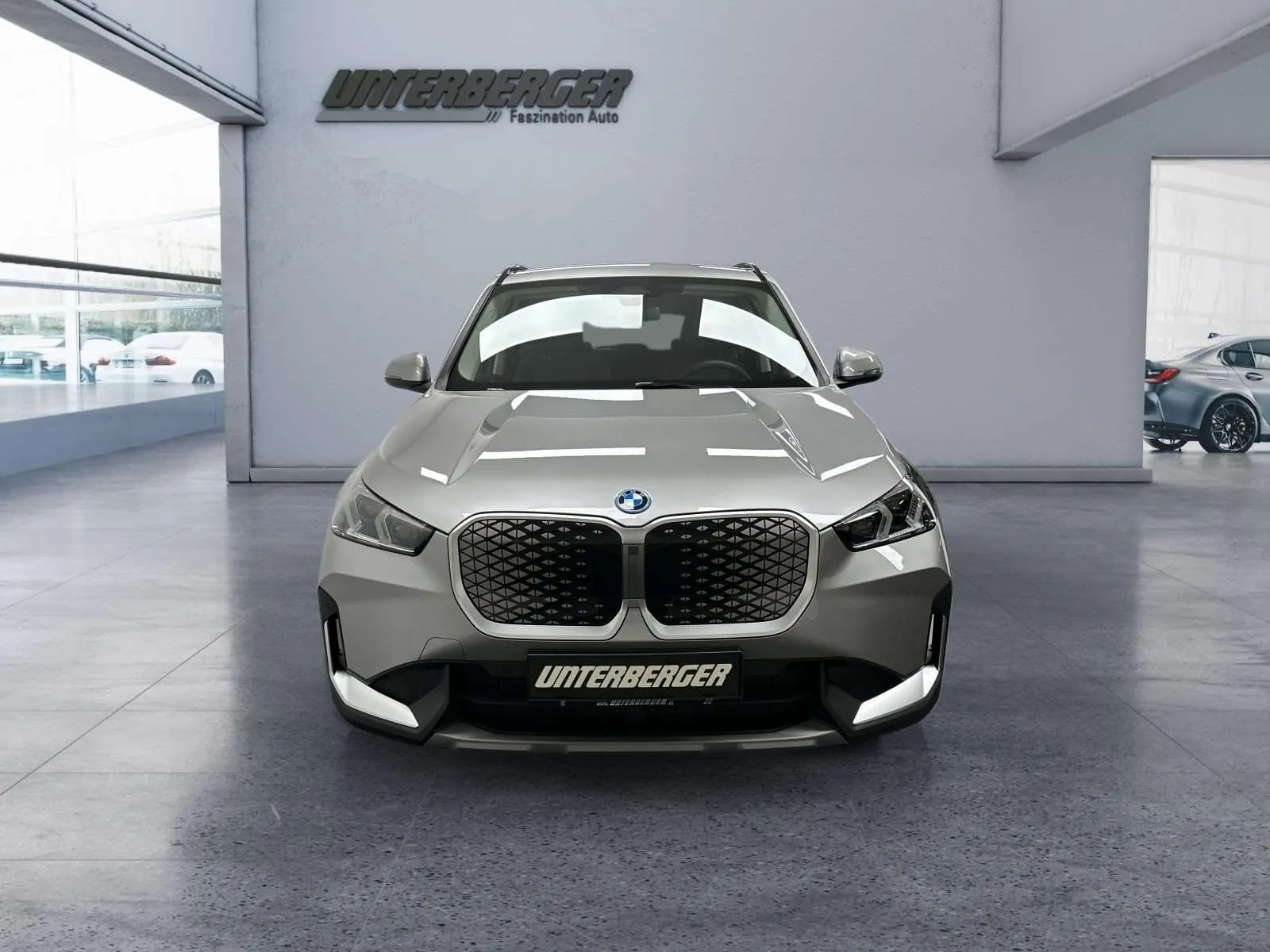 BMW Ix1 2026 photo 2