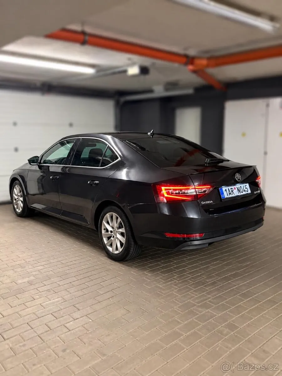 Skoda Superb 2018 photo 4
