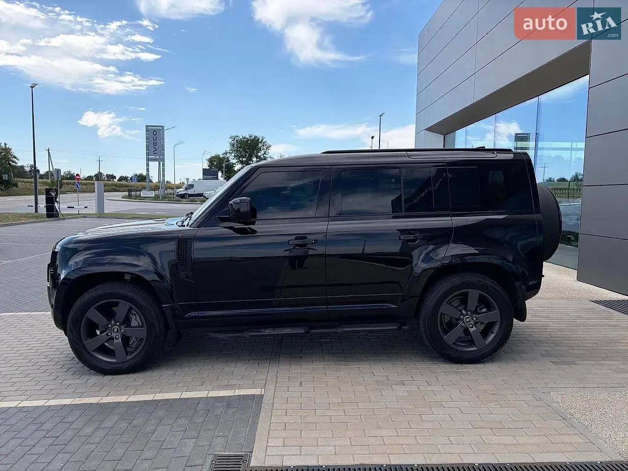 Land Rover Defender 2025 photo 4