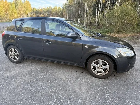 Kia Ceed 2009 photo 5