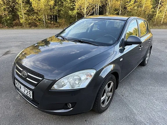 Kia Ceed 2009 photo 4