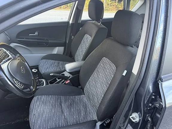Kia Ceed 2009 photo 2