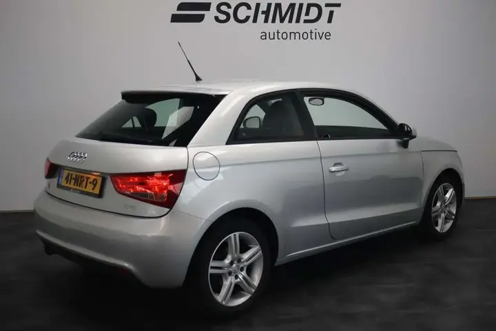Audi A1 2010 photo 3