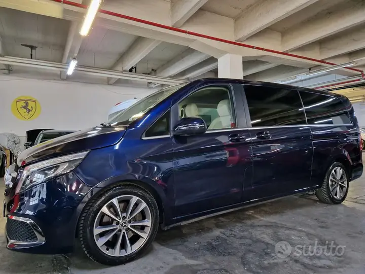 Mercedes-Benz V 220