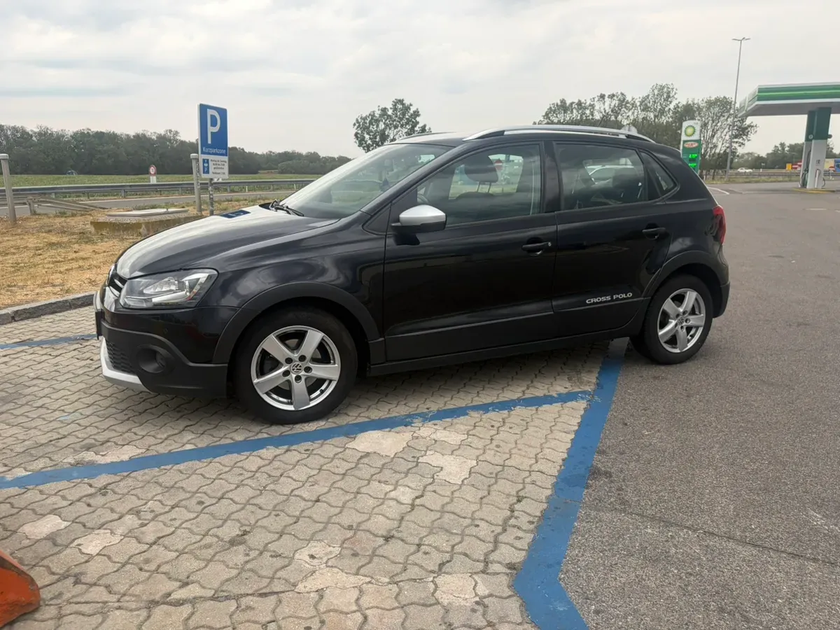 Volkswagen Polo 2017 photo 2