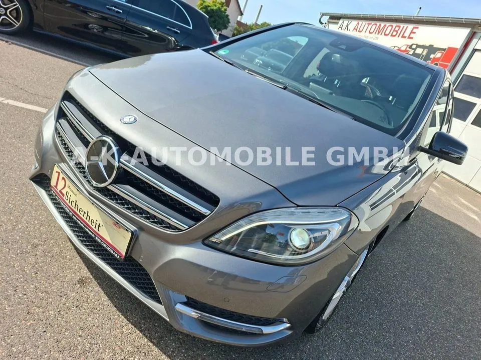 Mercedes-Benz B200