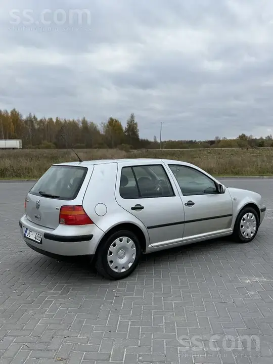 Volkswagen Golf 4 2000 photo 3