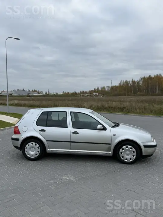 Volkswagen Golf 4 2000 photo 2