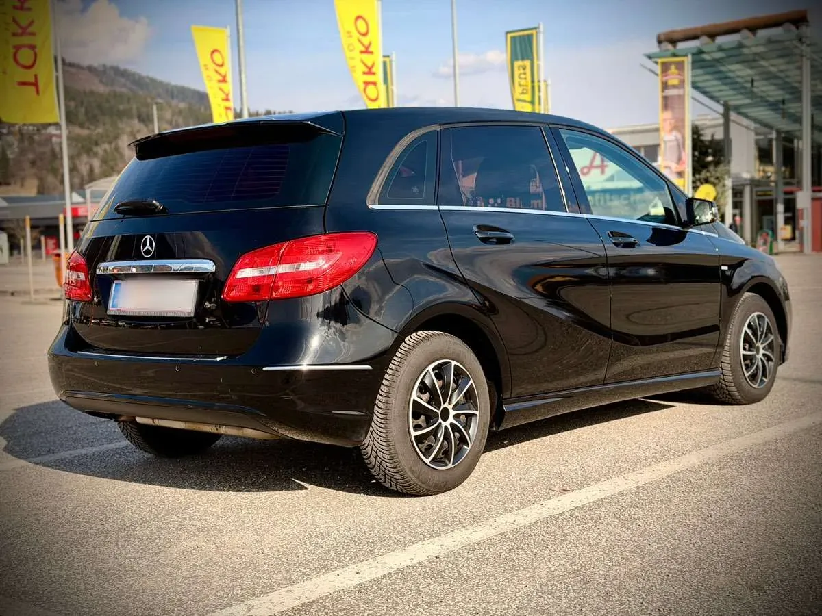 Mercedes-Benz B-Class 2013 photo 2