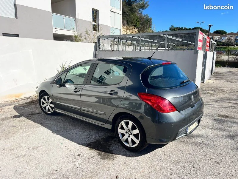 Peugeot 308 2012 photo 2