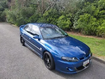 Holden Commodore 2001 photo 3