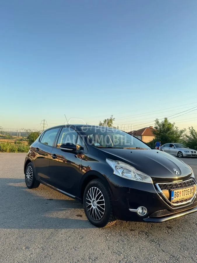Peugeot 208 2015 photo 2