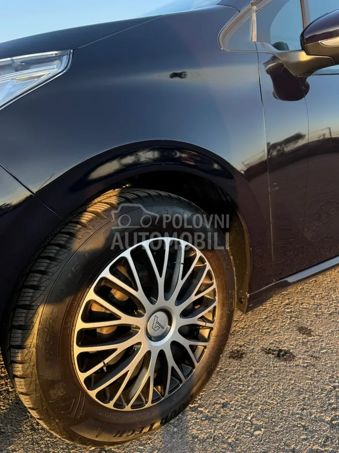 Peugeot 208 2015 photo 5