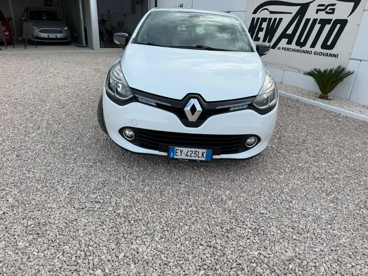Renault Clio 2015 photo 2