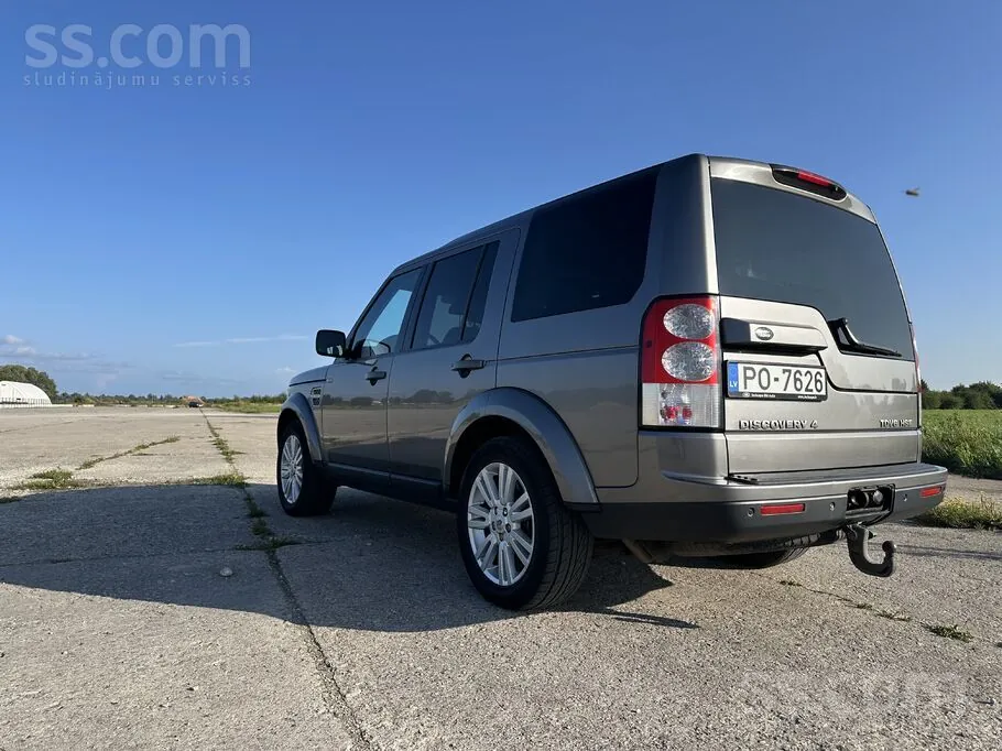 Land Rover Discovery 2010 photo 2
