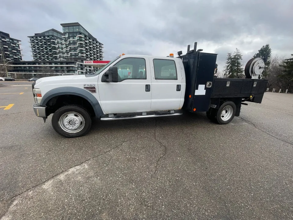 Ford F-550 2010 photo 3