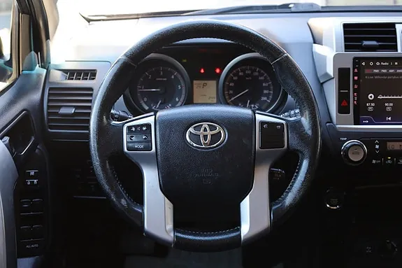 Toyota Land Cruiser 2014 photo 4