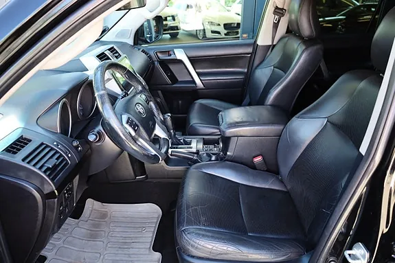 Toyota Land Cruiser 2014 photo 2