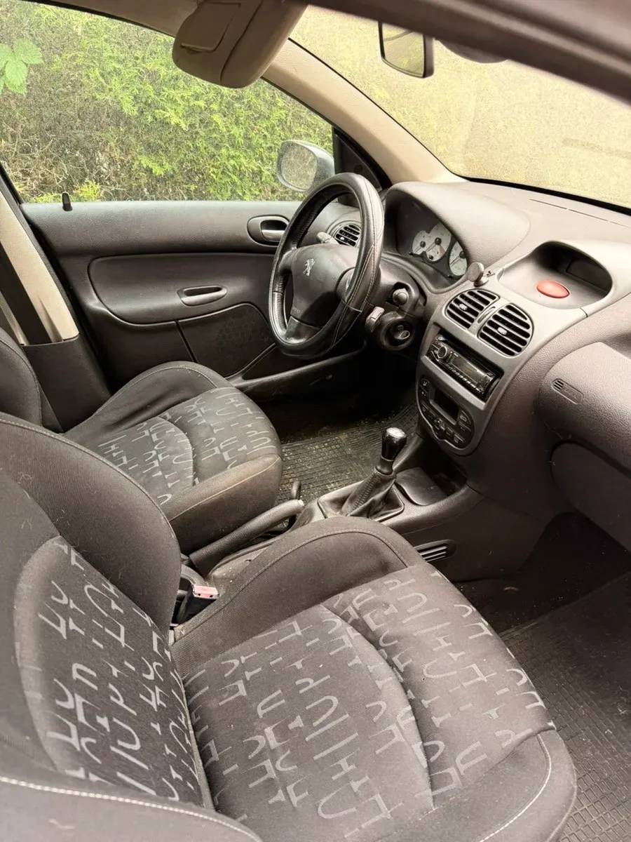 Peugeot 206 2003 photo 3