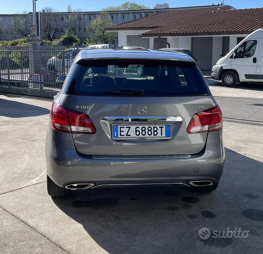 Mercedes-Benz B 2015 photo 3