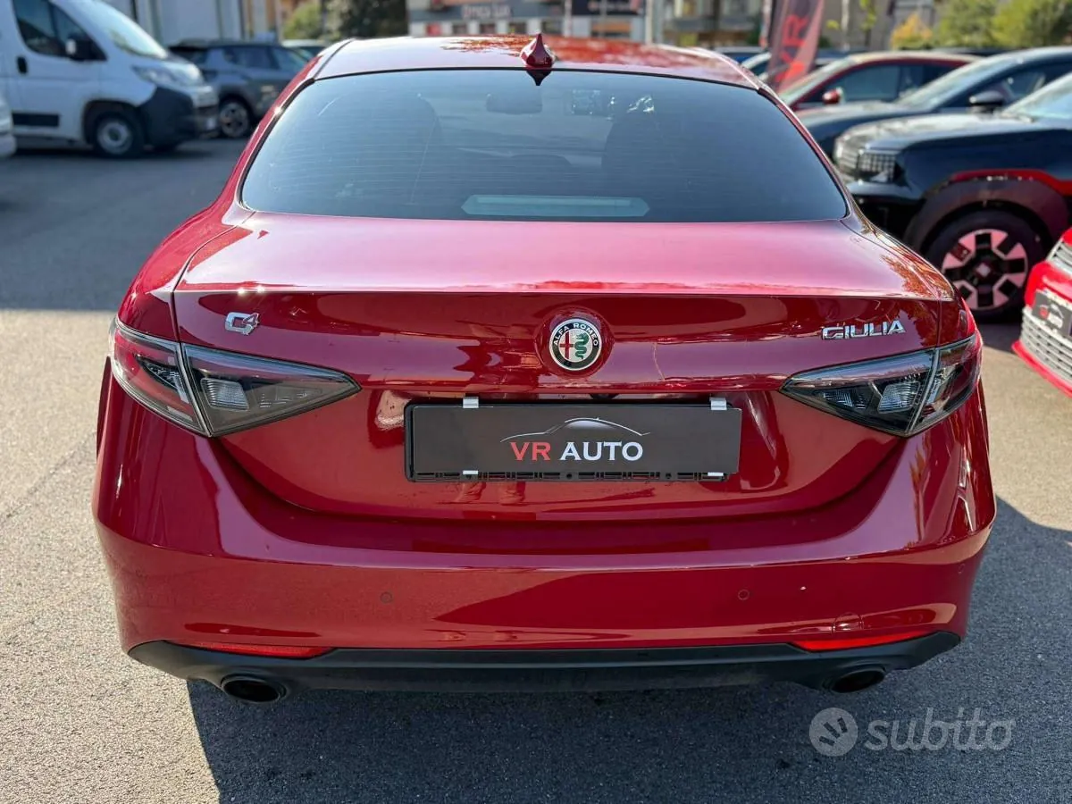 Alfa Romeo Giulia 2023 photo 3