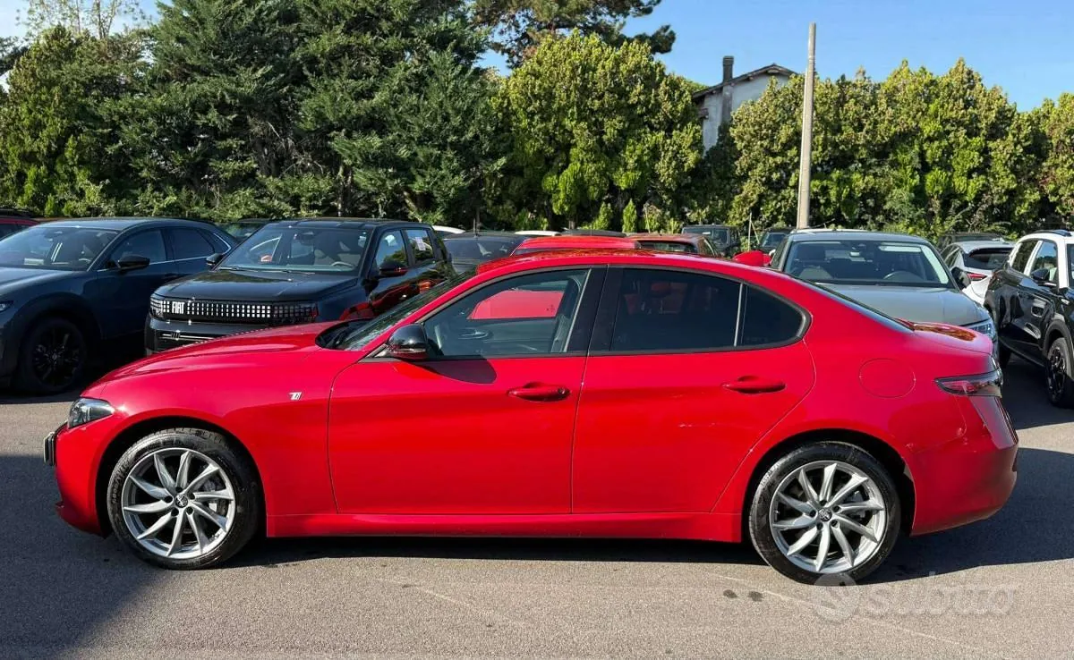 Alfa Romeo Giulia 2023 photo 2
