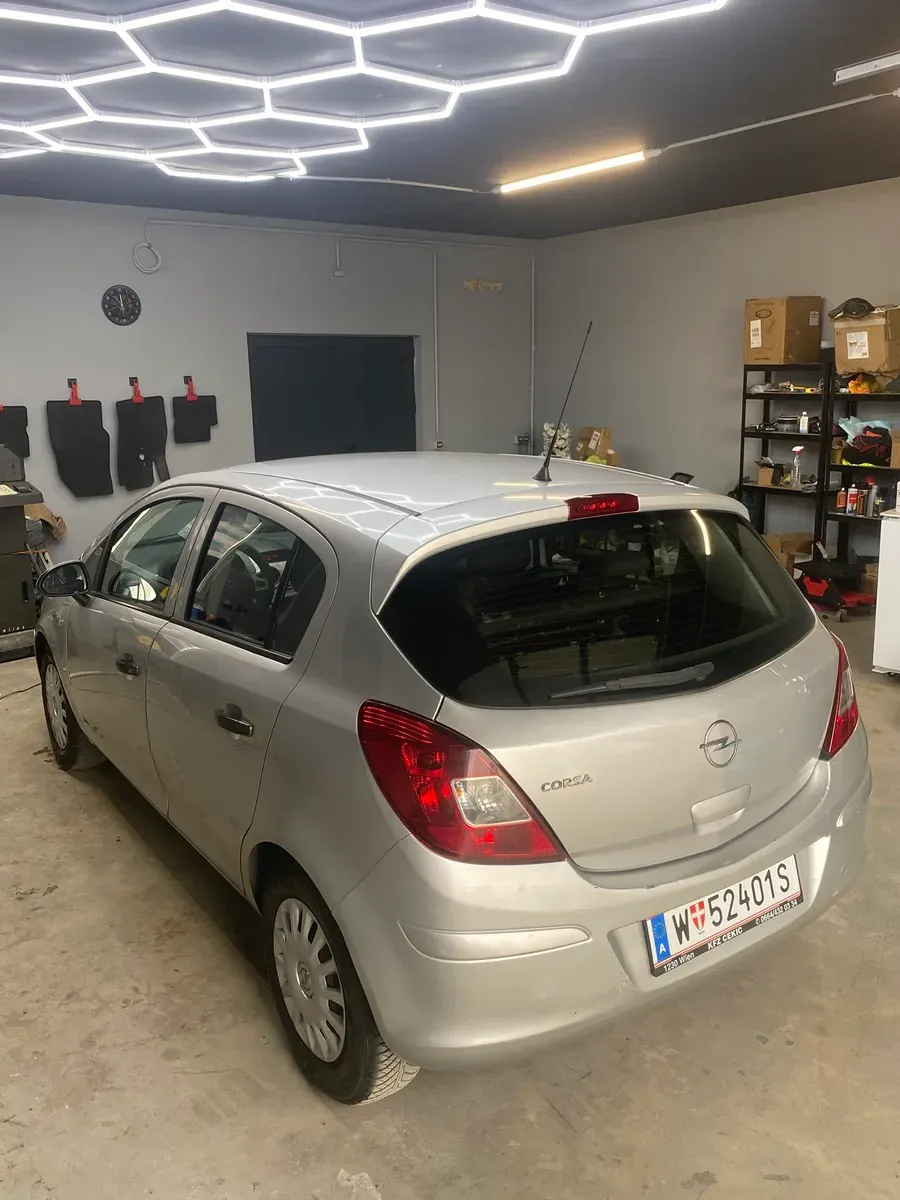 Opel Corsa 2010 photo 3