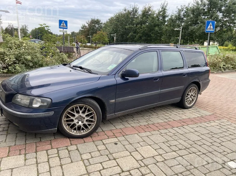 Volvo V70 2002 photo 2