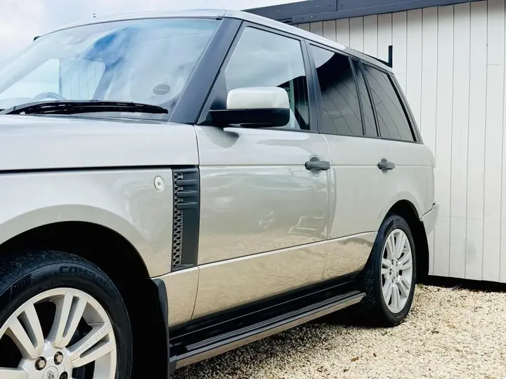 Land Rover Range Rover 2010 photo 3