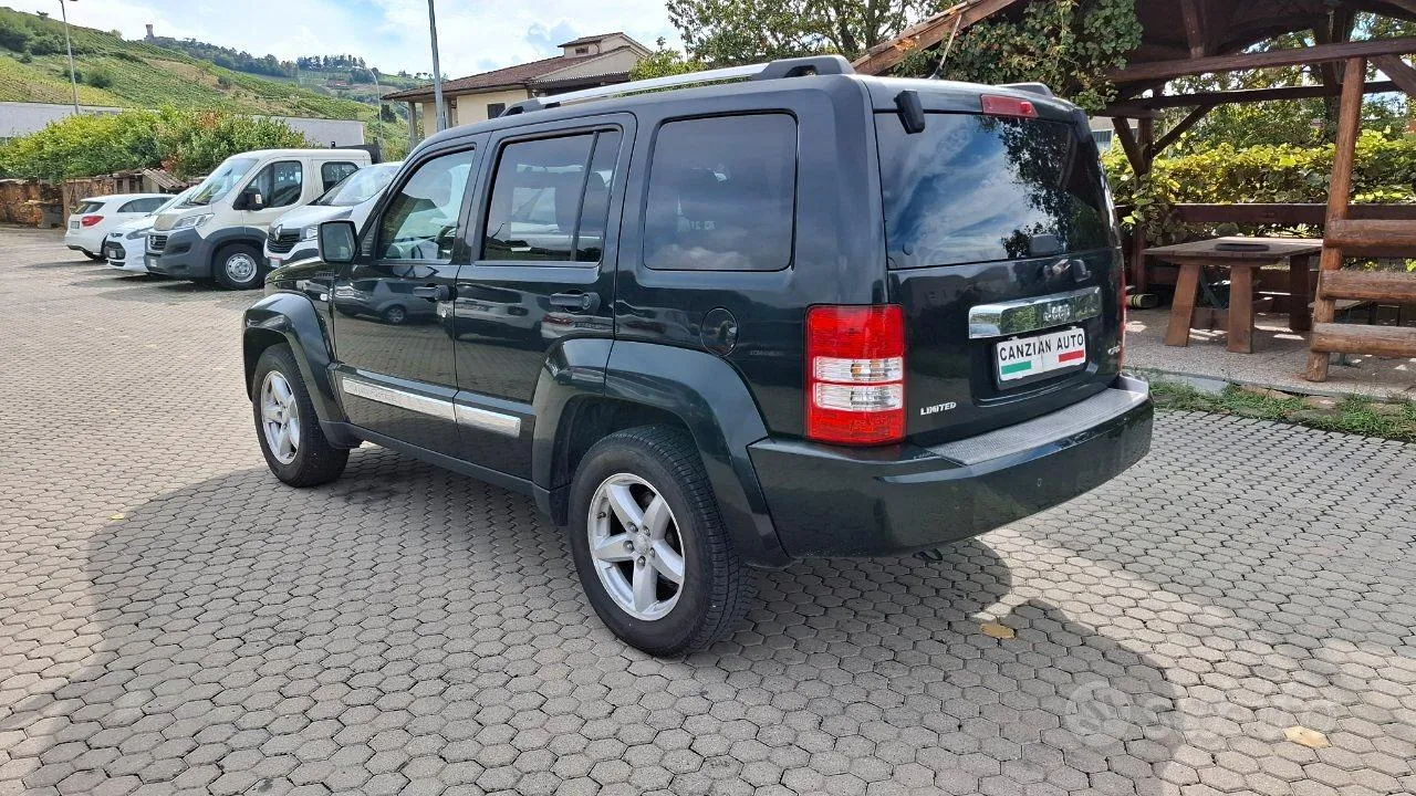 Jeep Cherokee 2009 photo 4
