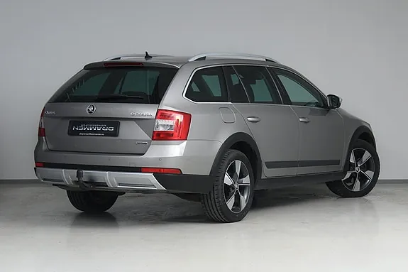 Skoda Octavia Scout 2015 photo 2