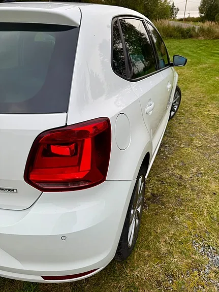 Volkswagen Polo 2015 photo 2