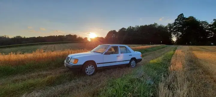 Mercedes-Benz W124