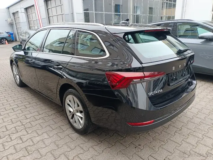 Skoda Octavia 2022 photo 3